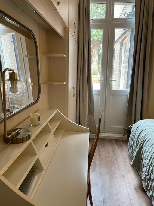 West London Stunning Garden Flat - Period Features Apartment Exterior photo