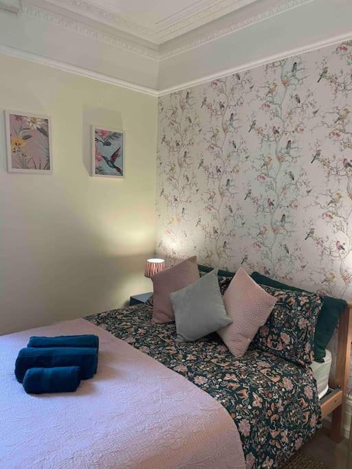 West London Stunning Garden Flat - Period Features Apartment Exterior photo